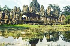 Angkor temple - Waterfall - Kampong Kleang Tours - bayon-buddha-smilling-faces.jpg